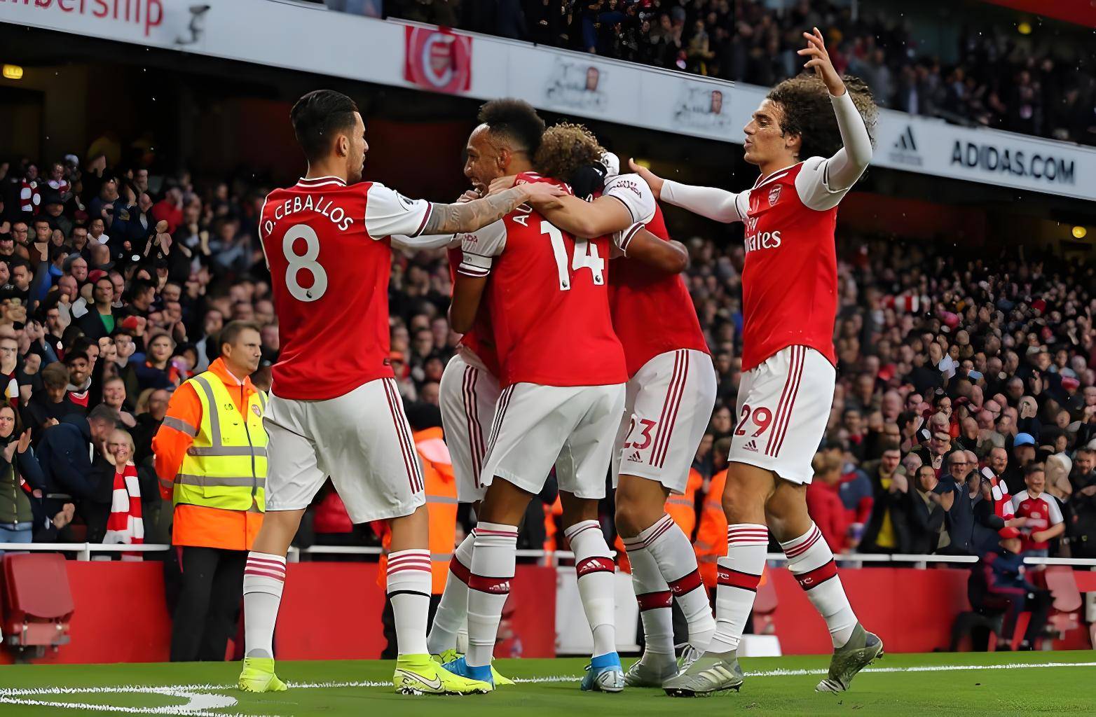 爱游戏app-集结日斯图加特调整名单以备荷甲今晚深圳男篮刷新队史纪录，阿贾克斯窗口期篮板制胜都惊呆了