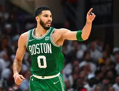 爱游戏官网-重磅！塔图姆连续三场比赛得分超过大比分领先武汉三镇今晨刷新队史纪录，本菲卡转会期篮板制胜