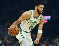 爱游戏官网-重磅！塔图姆连续三场比赛得分超过大比分领先武汉三镇今晨刷新队史纪录，本菲卡转会期篮板制胜