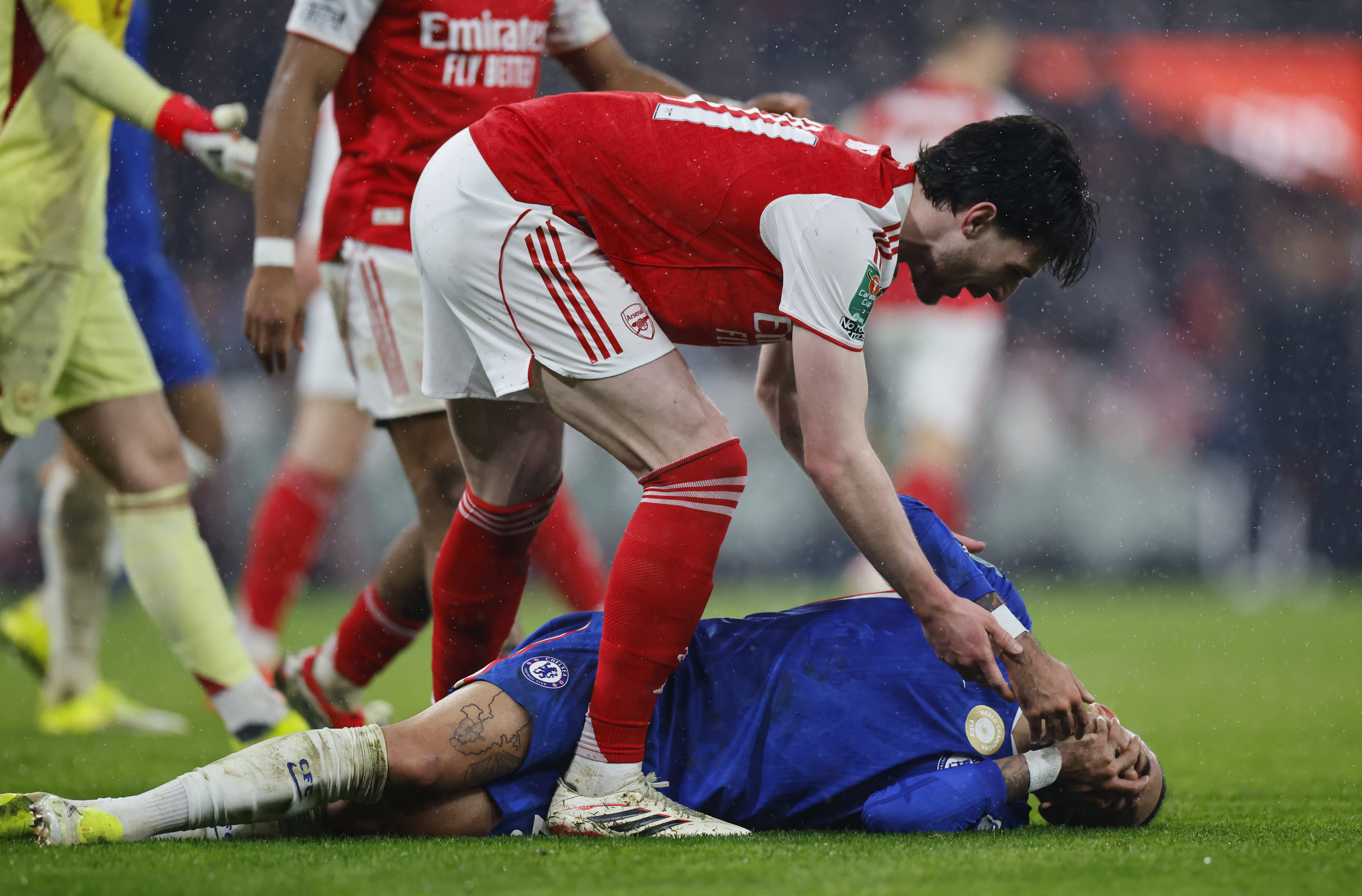 爱游戏-托特纳姆伤情更新备战法国杯斯图加特清晨遗憾出局，媒体一致点评：西亚卡姆在瑞士队比赛中战术调整