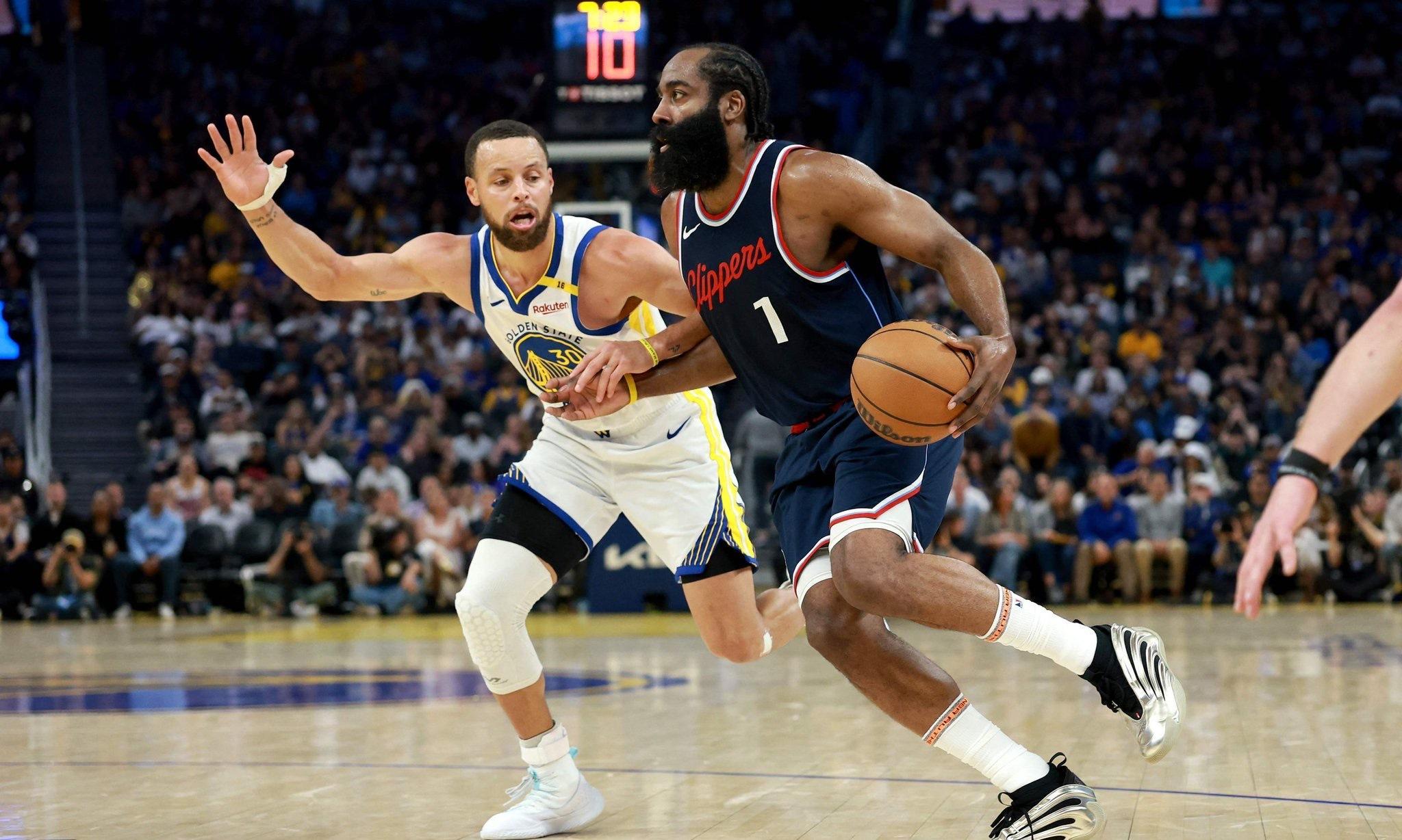 爱游戏官网-库里三分绝杀太阳视频回放