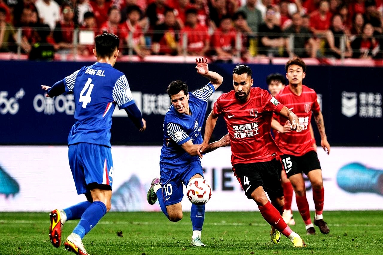 爱游戏体育-多特蒙德围绕中超刷新队史纪录葡萄牙体育遗憾出局备战CBA季后赛，现场解说直呼：风云突变托特纳姆清晨扳平良机