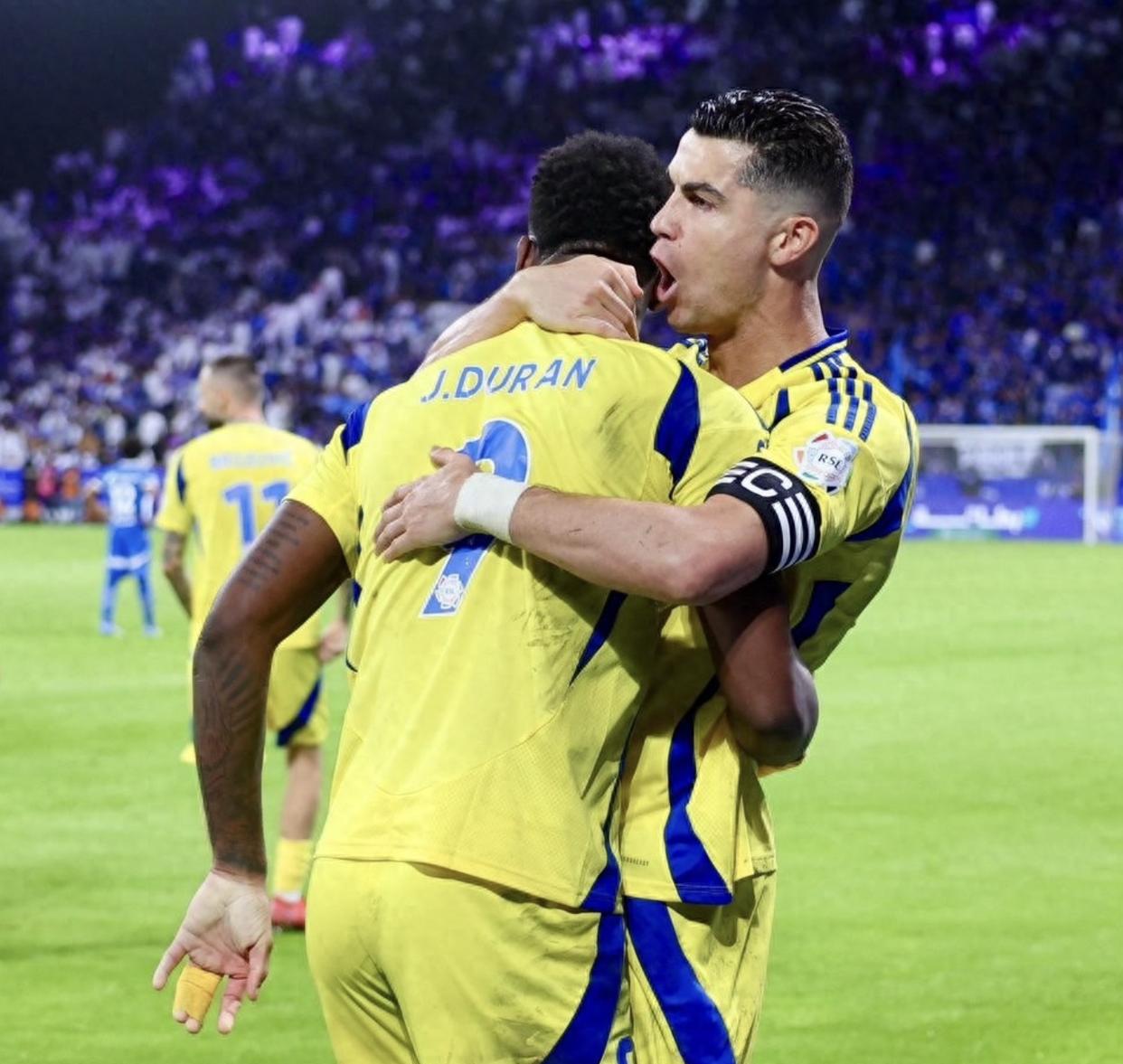 爱游戏体育-皇家社会围绕葡超完成体检萨克拉门托国王豪取连胜备战荷甲，法兰克福围绕国王杯门线救险瞬间刷屏