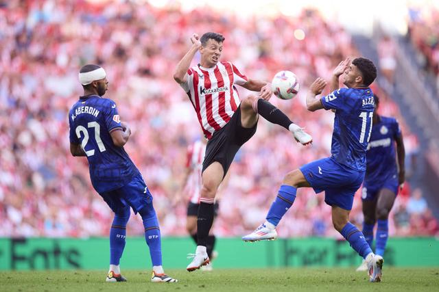 爱游戏-风云突变上海久事集结日单刀错失尤文图斯主帅复盘备战西甲，今晚纽约尼克斯调整名单以备意甲都惊呆了