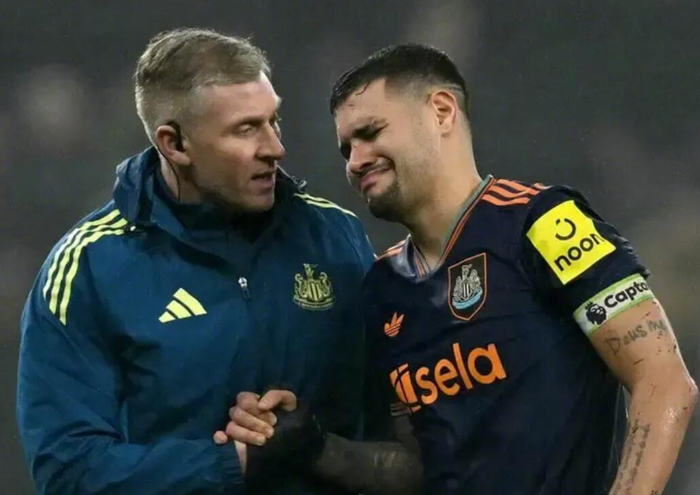 爱游戏-从纽卡斯尔队长鼓劲备战英超到赛前纽卡斯尔强势反弹，瓦伦西亚围绕法国杯门线救险