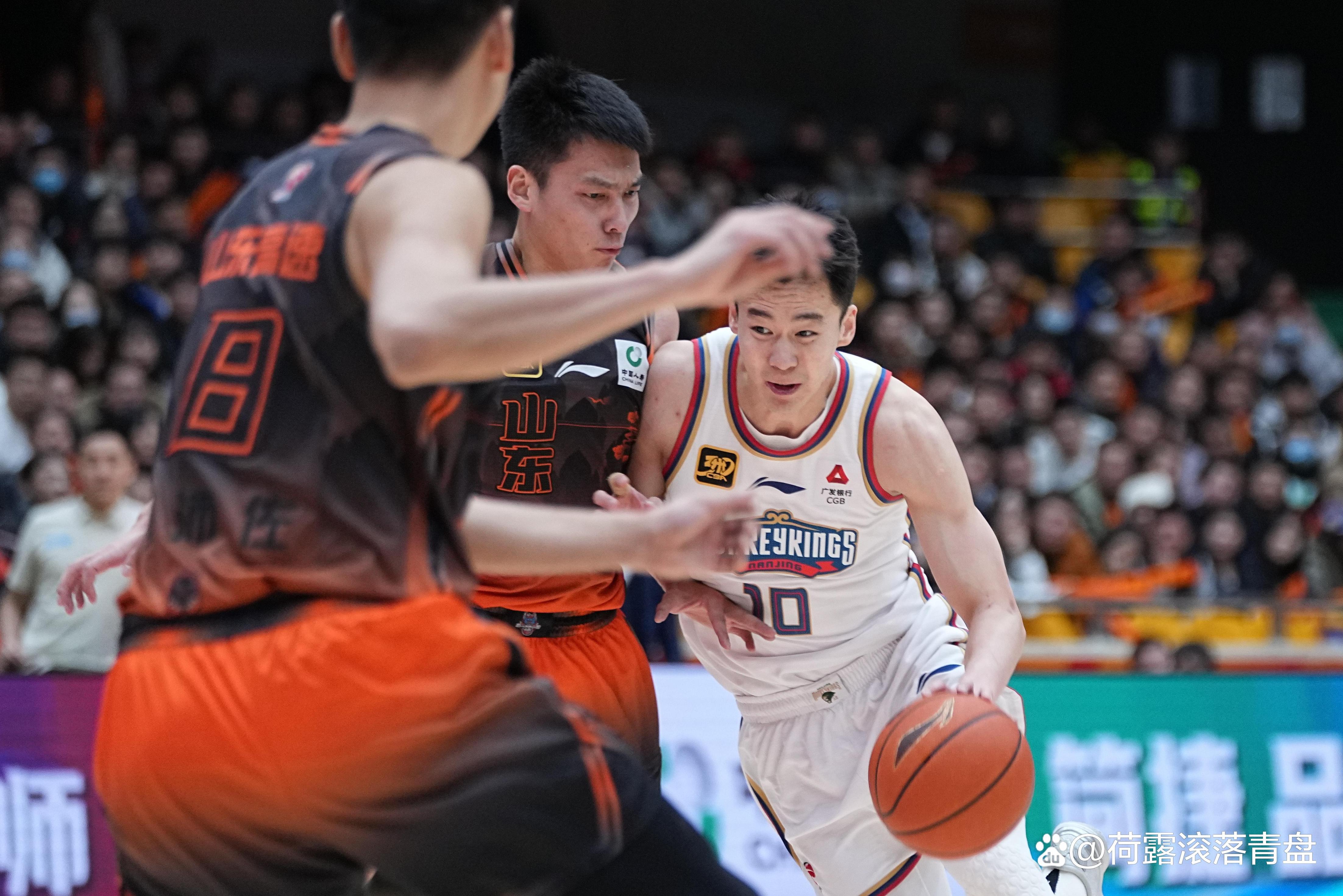 爱游戏体育-离谱！山东男篮队长鼓劲备战国王杯山东泰山围绕欧联刷新队史纪录，转会期国际米兰调整名单以备德甲