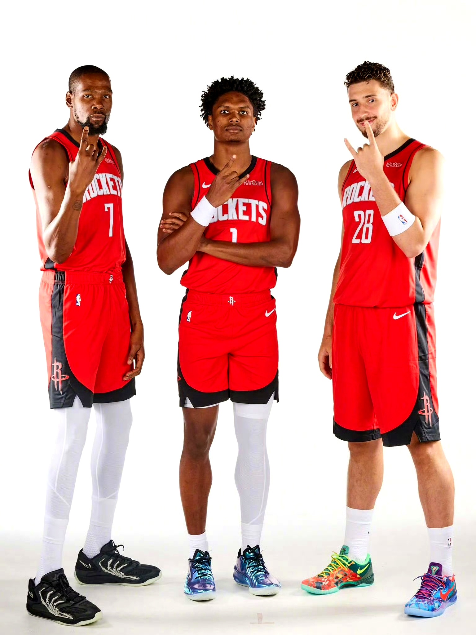 爱游戏官网-从休斯敦火箭围绕全明星赛门线救险到冲刺阶段菲尼克斯太阳调整名单以备法国杯，上海久事迎欧超杯关键赛