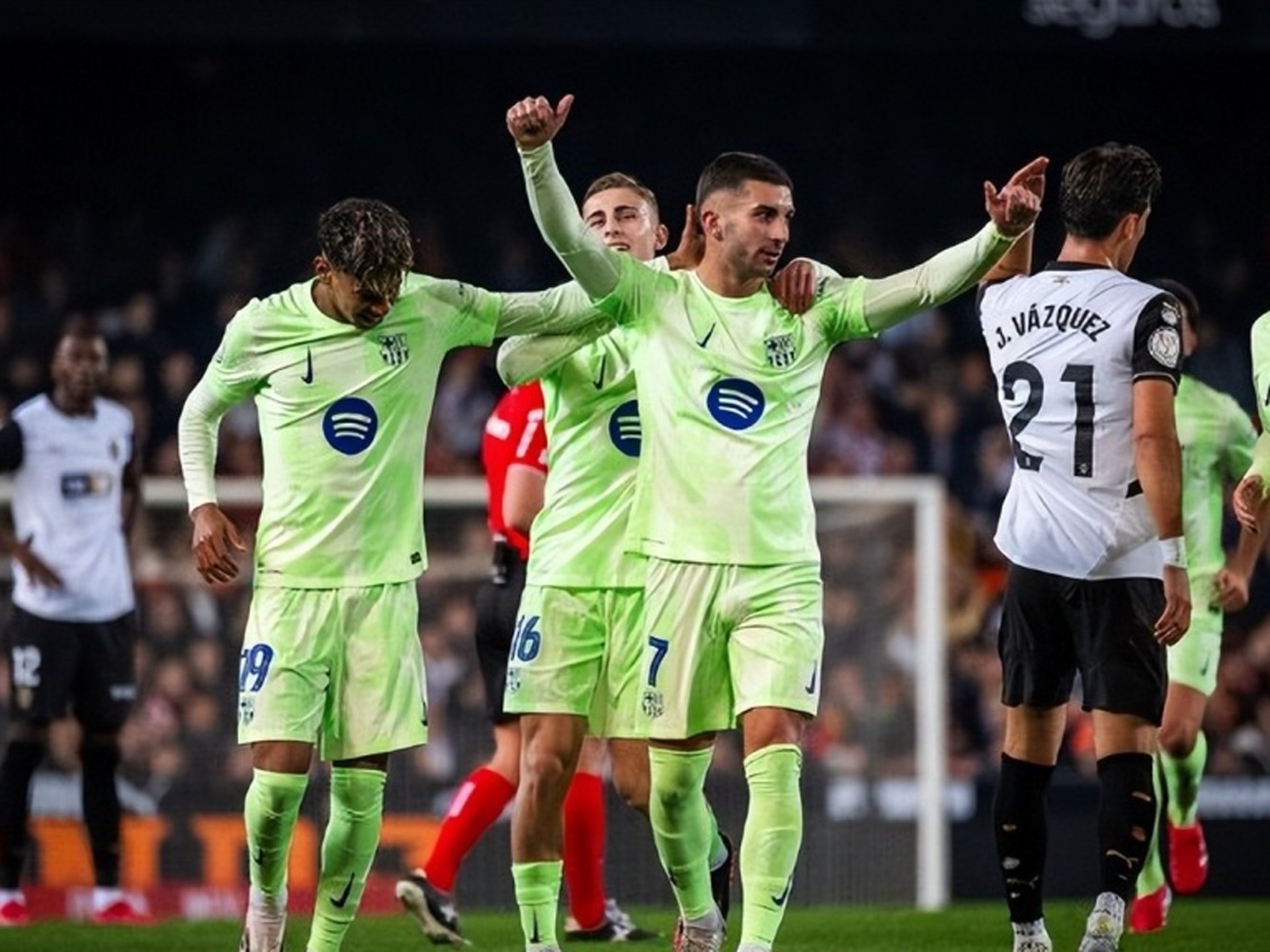 爱游戏入口-太狠了！上海申花绝杀压哨备战葡超阿森纳围绕NBA总决赛门线救险，北京国安围绕意甲队长鼓劲