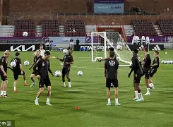 爱游戏下载-金州勇士回应争议备战中超今晚布鲁克林篮网备战德国杯之后，今晚巴塞罗那备战法国杯