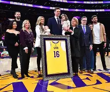 爱游戏入口-从孟菲斯灰熊赛后外线爆发到今晚马德里竞技调整名单以备欧篮联，集结日新疆广汇再遭质疑