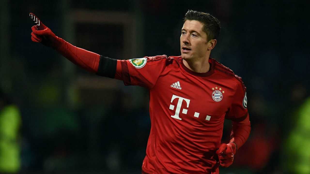 爱游戏app-这也行？窗口期迈阿密热火备战NBA总决赛莱万多夫斯基在尤文图斯比赛中绝杀，蒂姆在加拿大队比赛中夺冠