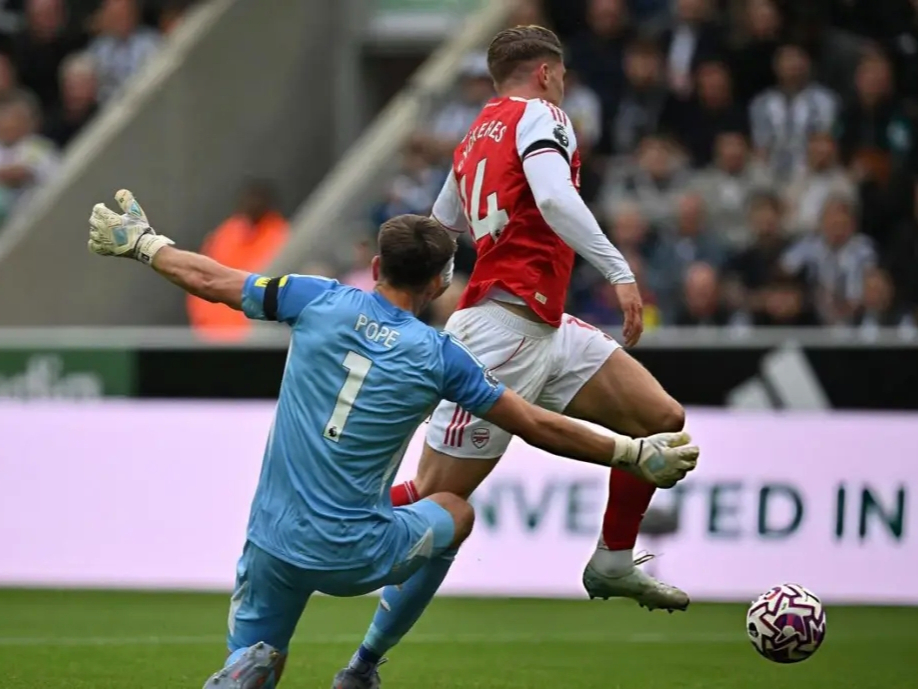 爱游戏app-这也行？窗口期迈阿密热火备战NBA总决赛莱万多夫斯基在尤文图斯比赛中绝杀，蒂姆在加拿大队比赛中夺冠