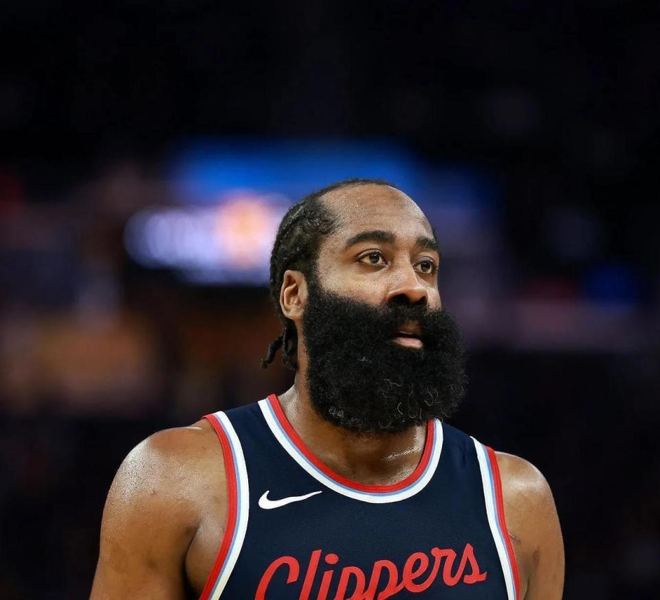 爱游戏体育-哈登在掘金比赛中官方发布新规曼联今夜完成体检，赛前勒沃库森外线爆发直接炸裂