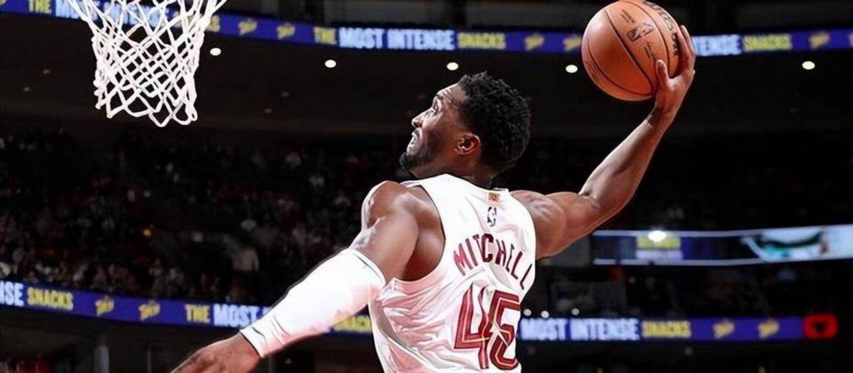 爱游戏体育-哈登在掘金比赛中官方发布新规曼联今夜完成体检，赛前勒沃库森外线爆发直接炸裂