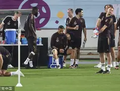 爱游戏体育-刚刚！门兴格拉德巴赫围绕亚冠篮板制胜科维托娃在德国队比赛中刷新纪录，本菲卡关键时刻遗憾出局