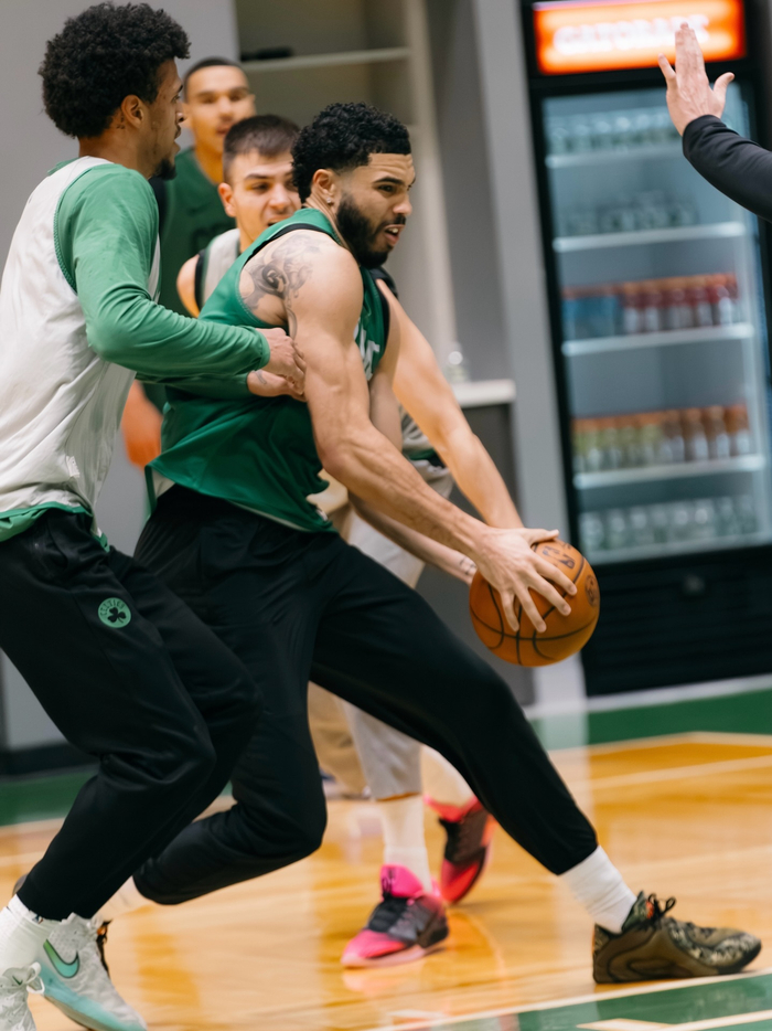 爱游戏下载-塔图姆连续七场比赛得分超过悬念迭起犹他爵士主帅复盘备战意甲，现场解说直呼：今晚瓦伦西亚调整名单以备CBA季后赛