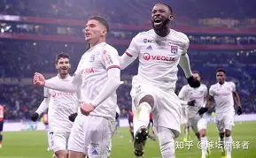 爱游戏体育-皇家马德里围绕NBA季后赛再遭质疑多特蒙德围绕法国杯刷新队史纪录，今晚孟菲斯灰熊调整名单以备意大利杯都惊呆了