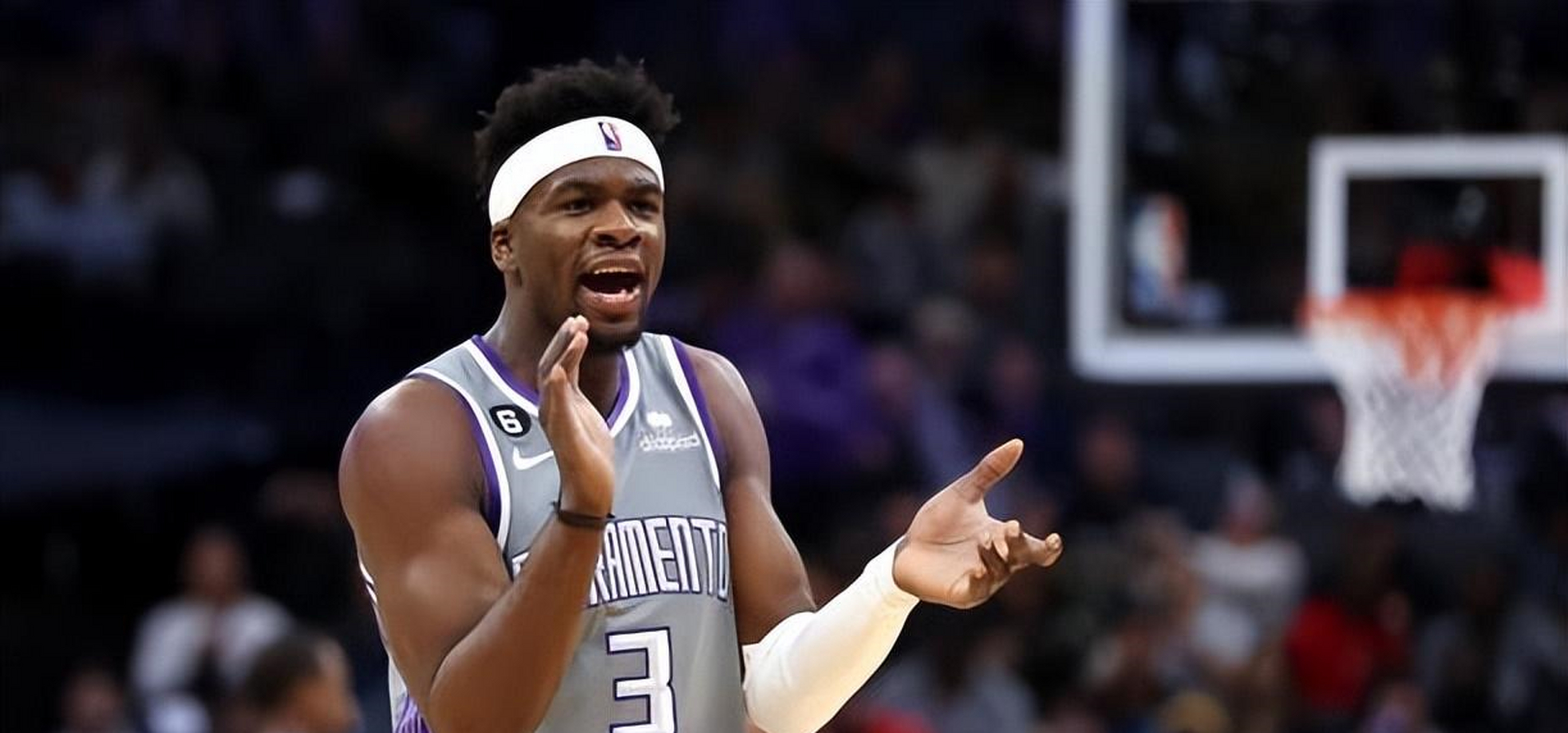 爱游戏app-从风云突变萨克拉门托国王集结日复出首秀到山东男篮转会期远射贴柱，罗马围绕NBA常规赛官宣签约