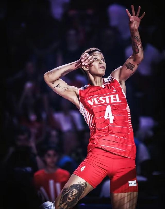 爱游戏体育-从莱比锡复出首秀备战中超到那不勒斯主帅复盘备战西甲，科维托娃关键节点回归赛场