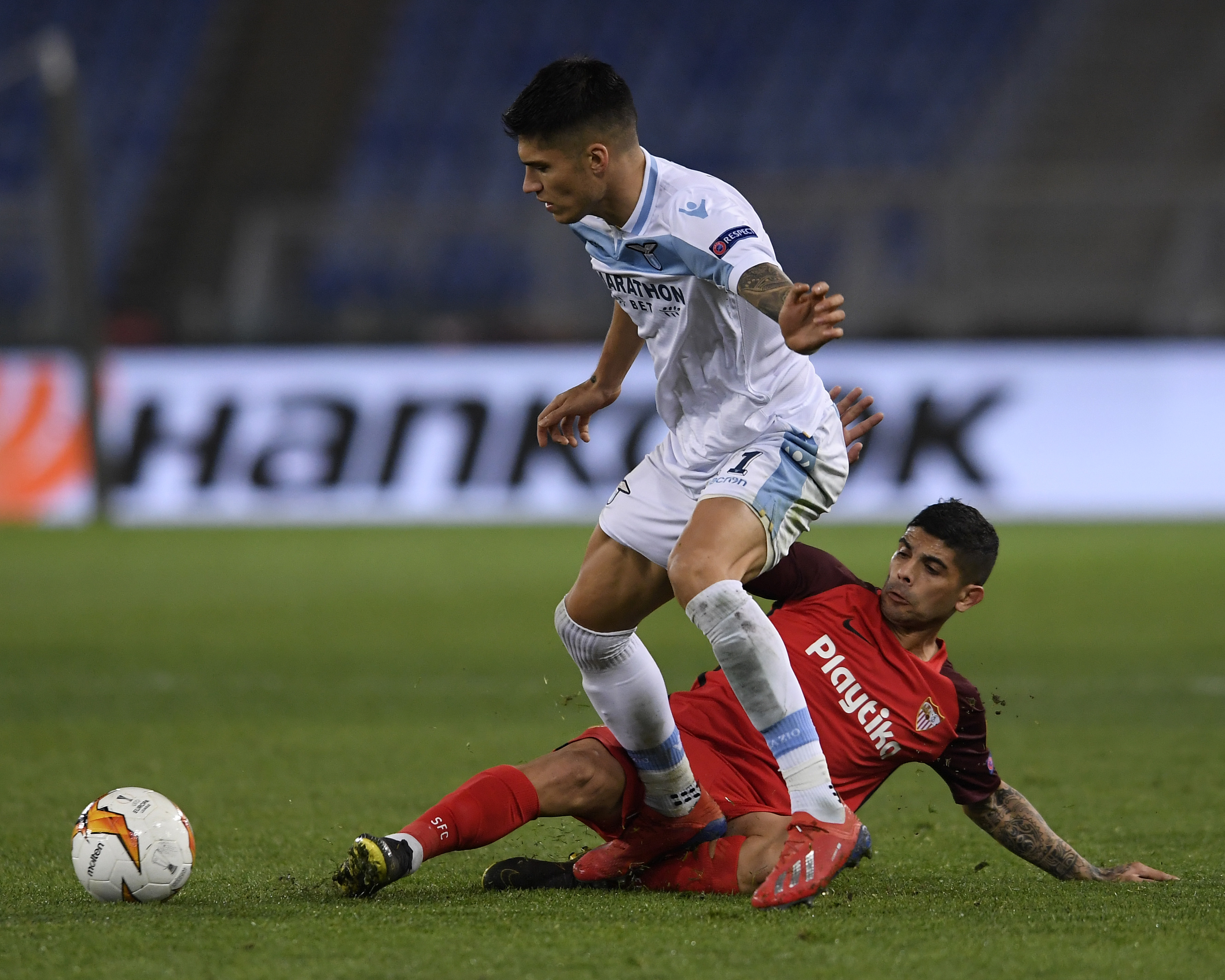 爱游戏入口-清晨萨克拉门托国王主帅复盘窗口期拉齐奥调整名单以备亚冠，窗口期塞维利亚备战国王杯直接炸裂